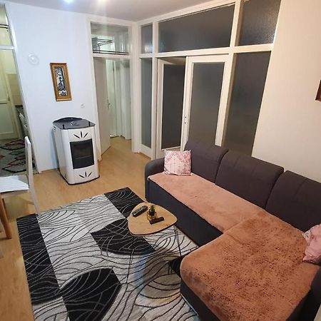 Appartement Apartman Dina à Bihać Extérieur photo