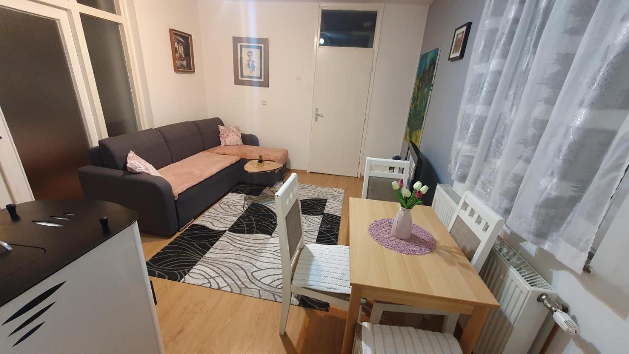 Appartement Apartman Dina à Bihać Extérieur photo