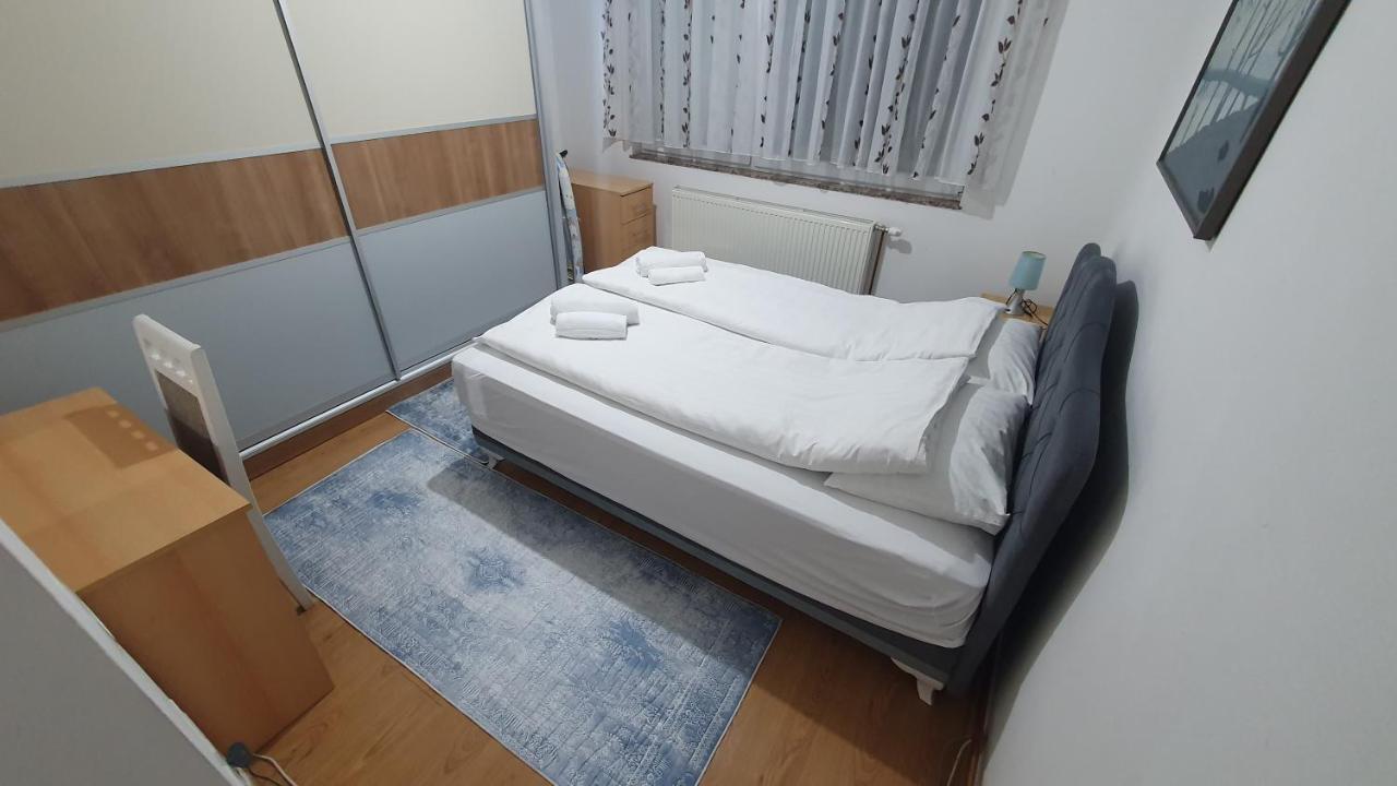 Appartement Apartman Dina à Bihać Extérieur photo